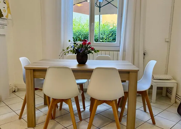 De Charme - 6pers - Histoire De Clés *